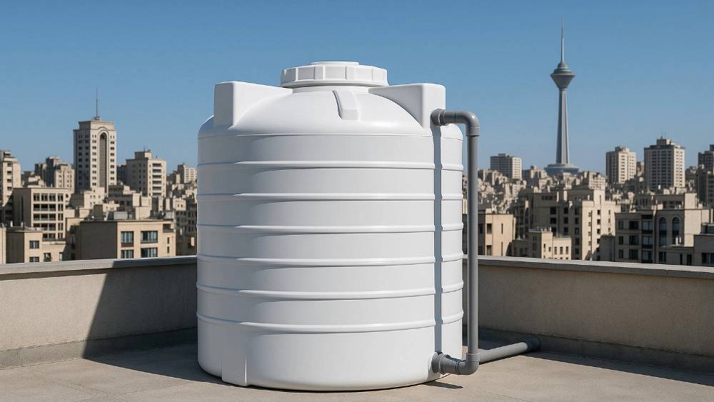 نصب مخزن آب در پشت بام تهران